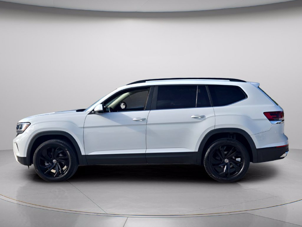 Used 2022 Volkswagen Atlas SE w/ Black Wheel Package FWD image 3
