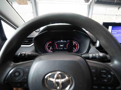 Used 2023 Toyota RAV4 LE FWD image 15