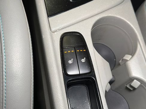 Used 2019 Kia Niro EX FWD image 28