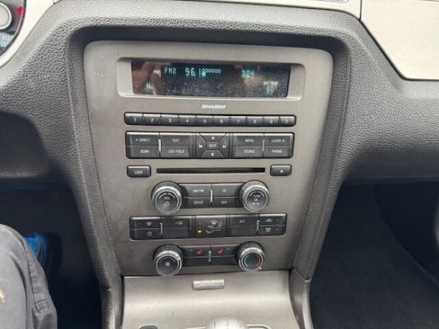 Used 2010 Ford Mustang GT Premium image 14