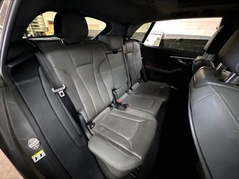Used 2019 Audi Q8 Prestige w/ Adaptive Chassis Package AWD/4WD image 29