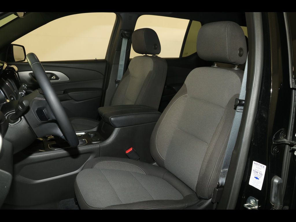 Used 2023 Chevrolet Traverse LT FWD image 22