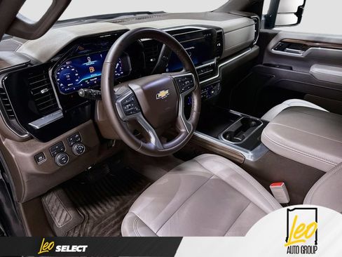 Used 2025 Chevrolet Silverado 3500 LT w/ Z71 Chrome Sport Edition AWD/4WD image 13