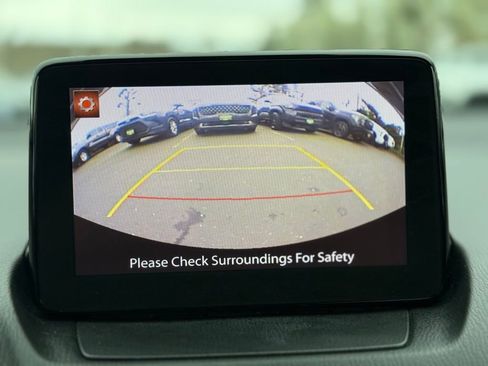 Used 2020 Toyota Yaris LE image 29