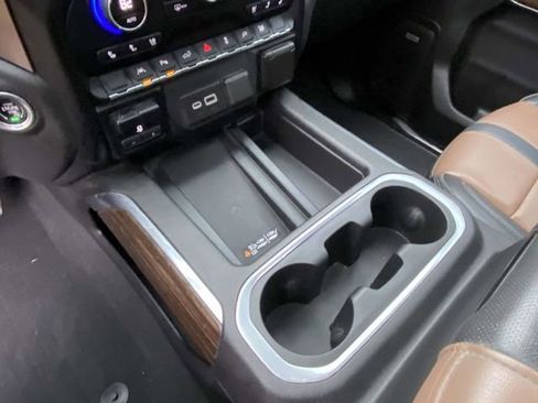 Used 2022 Chevrolet Silverado 1500 High Country w/ Technology Package image 20