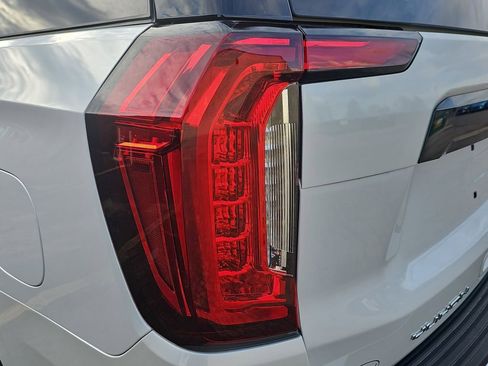 Certified 2023 GMC Yukon XL Denali Ultimate w/ LPO, Floor Liner Package AWD/4WD image 41