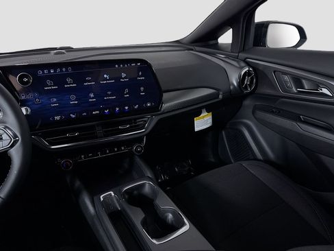New 2026 Chevrolet Equinox EV LT w/ Comfort Package image 21