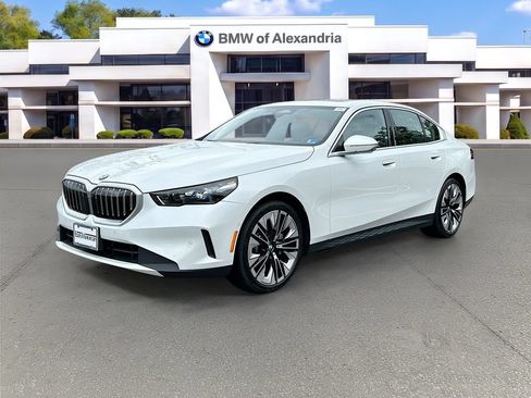 Used 2026 BMW 530i xDrive AWD/4WD image 1