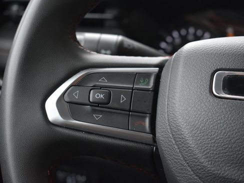 Used 2025 Jeep Compass Trailhawk AWD/4WD image 15