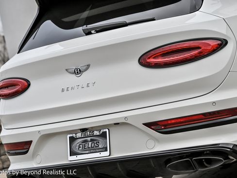 Used 2023 Bentley Bentayga image 14