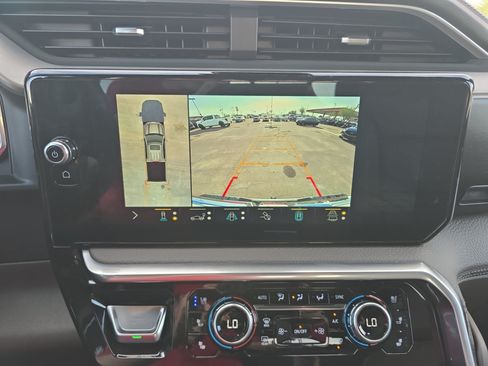 Used 2022 GMC Sierra 1500 Denali w/ Technology Package AWD/4WD image 21