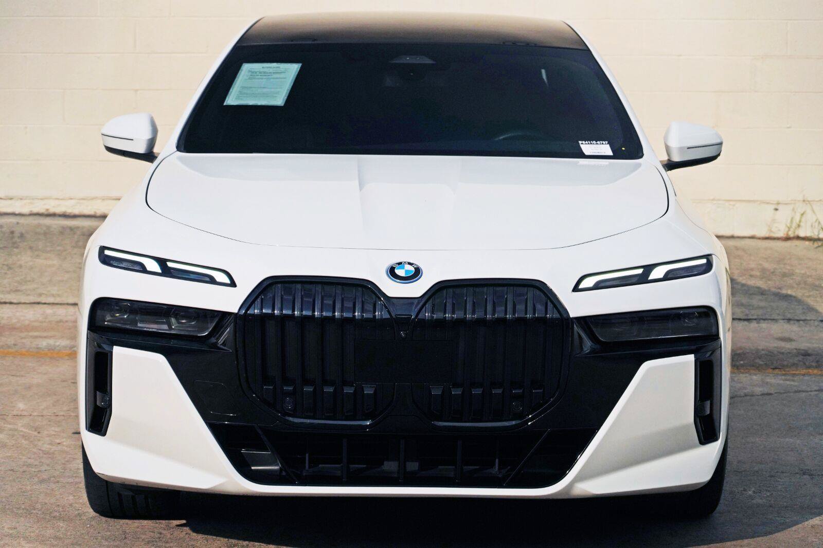 Used 2024 BMW i7 xDrive60 w/ Premium Package AWD/4WD image 55