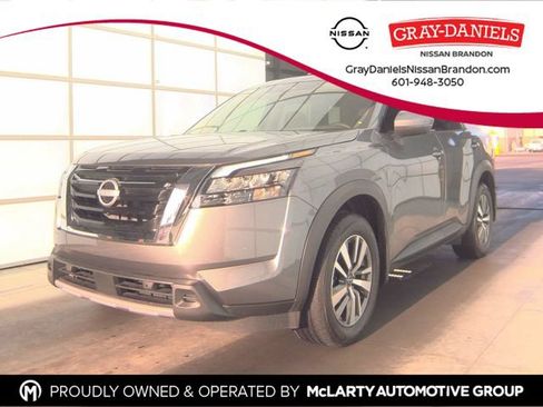 Certified 2025 Nissan Pathfinder SL FWD image 1