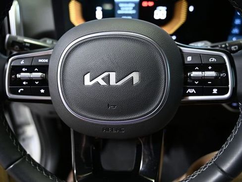 Used 2025 Kia Sorento S image 37