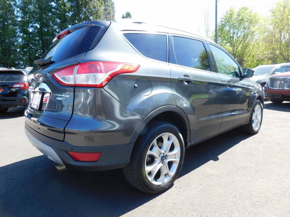 Used 2016 Ford Escape Titanium w/ Equipment Group 301A AWD/4WD image 2