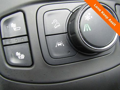 Used 2022 GMC Terrain SLE w/ Driver Convenience Package image 9