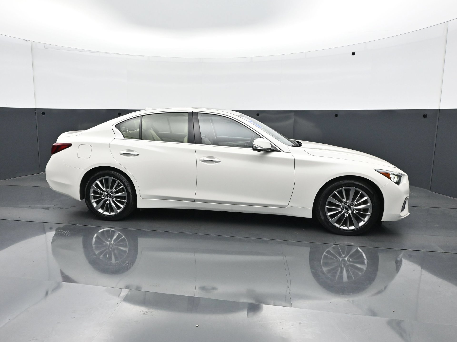 Used 2024 INFINITI Q50 Luxe AWD/4WD image 8