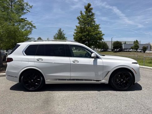 Used 2023 BMW X7 xDrive40i w/ Premium Package AWD/4WD image 2