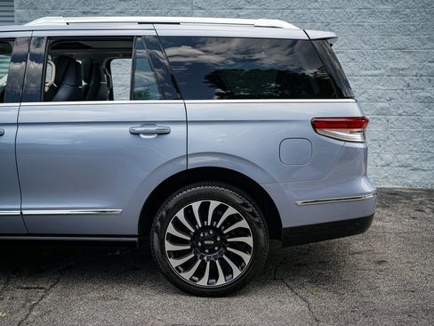 Used 2024 Lincoln Navigator Black Label image 11
