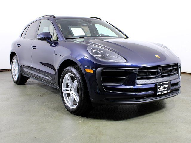 Certified 2023 Porsche Macan AWD/4WD image 9