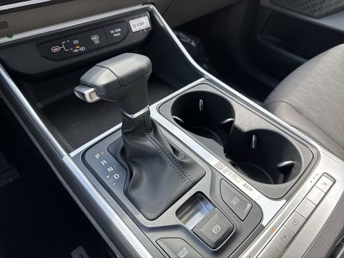 New 2026 Kia Carnival FWD image 17