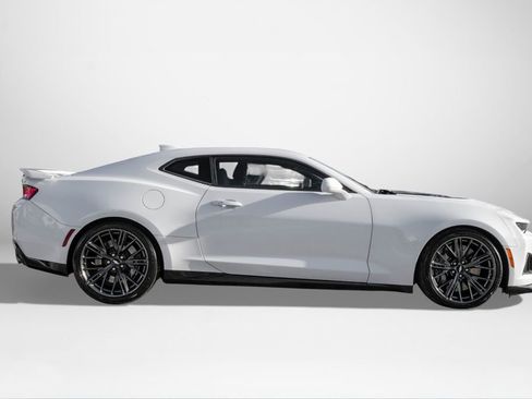Used 2018 Chevrolet Camaro ZL1 image 5
