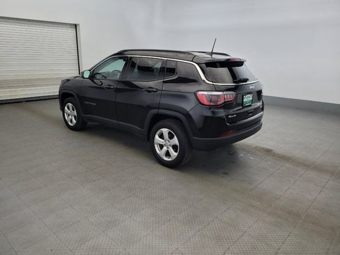 Used 2019 Jeep Compass Latitude w/ Cold Weather Group AWD/4WD image 3