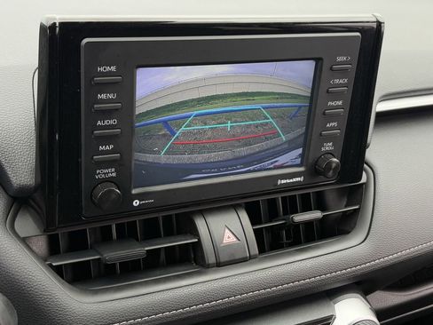 Used 2022 Toyota RAV4 LE image 15