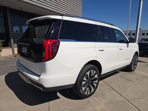 Used 2025 Ford Expedition Platinum w/ Driver's Package image 3