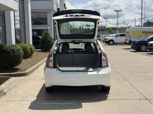 Used 2013 Toyota Prius Two FWD image 10