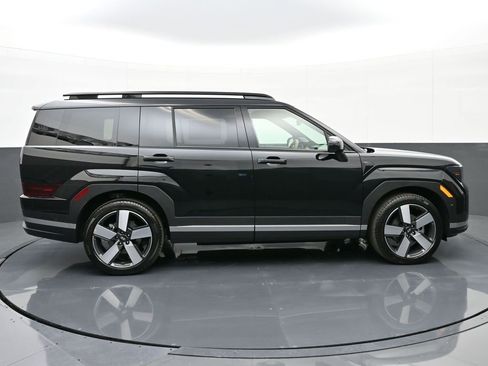 Used 2025 Hyundai Santa Fe Limited image 2