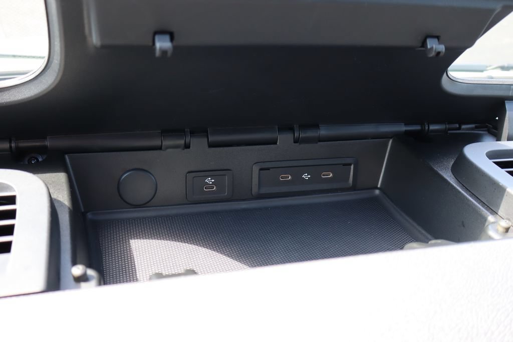 Used 2025 Mercedes-Benz Sprinter 2500 image 28