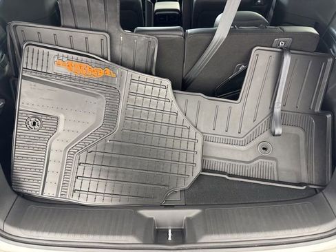 Used 2025 Honda Pilot TrailSport image 34