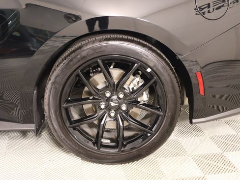 Used 2025 Ford Mustang Coupe RWD image 17