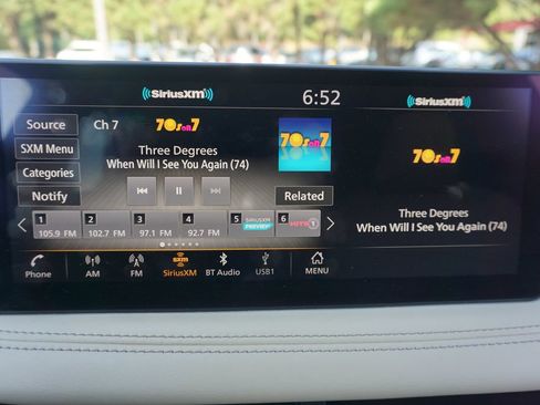 Used 2023 INFINITI QX60 Luxe w/ Performance Audio Package FWD image 11