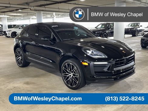 Used 2025 Porsche Macan AWD/4WD image 1