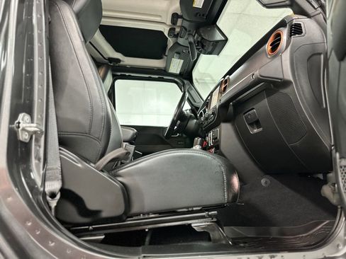 Used 2023 Jeep Gladiator Mojave w/ Safety Group image 26