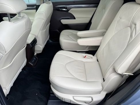 Certified 2022 Toyota Highlander Platinum image 8
