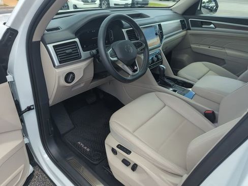 Used 2021 Volkswagen Atlas SEL FWD image 10