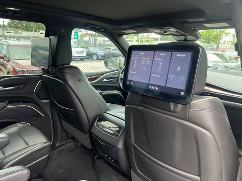 Used 2021 Cadillac Escalade ESV Premium Luxury w/ Performance Package AWD/4WD image 18