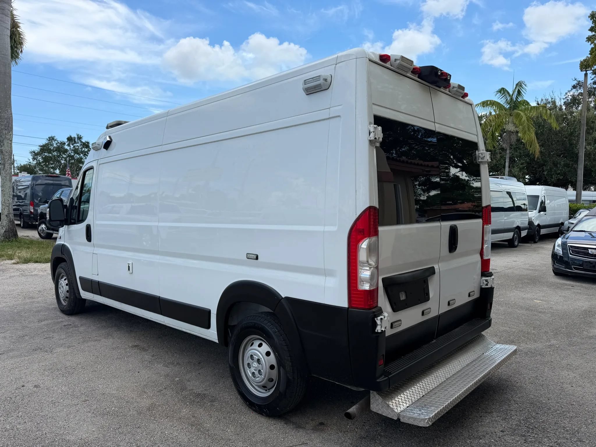 Used 2023 RAM ProMaster 2500 FWD image 6