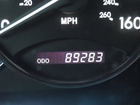 Used 2010 Toyota Avalon XLS FWD image 15