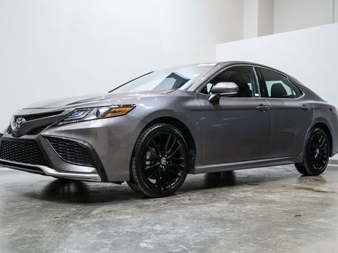 Used 2024 Toyota Camry XSE image 3