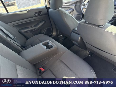 Used 2025 Nissan Altima 2.5 SV image 14