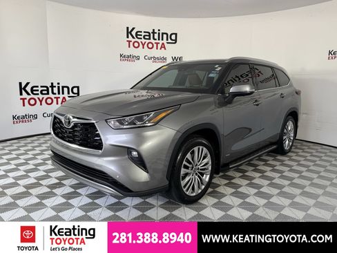 Certified 2025 Toyota Highlander Platinum AWD/4WD image 10