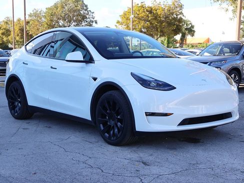 Used 2023 Tesla Model Y Long Range image 62