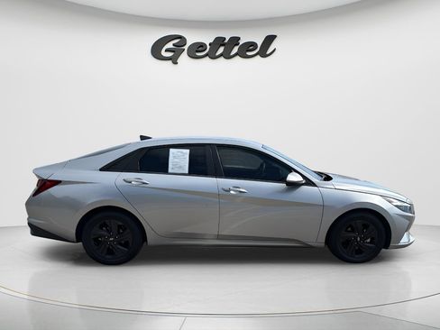 Used 2022 Hyundai Elantra SEL FWD image 4