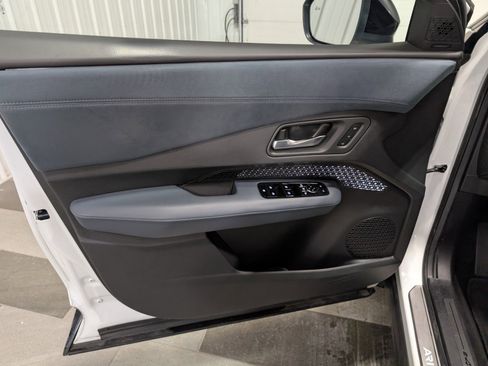 Used 2024 Nissan Ariya AWD image 13