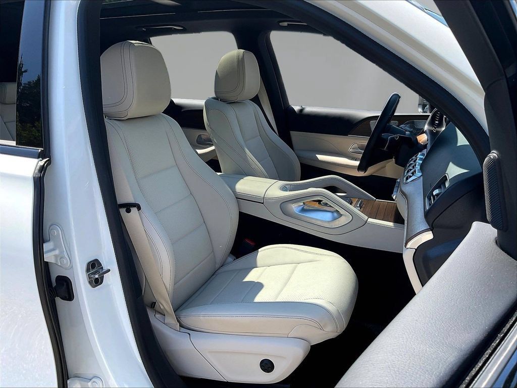 Certified 2025 Mercedes-Benz GLE 450 4MATIC w/ AMG Line Exterior image 31