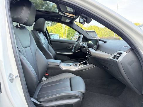 Used 2025 BMW 330i Sedan RWD image 17